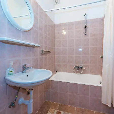 9 Bedroom In Tribunj *