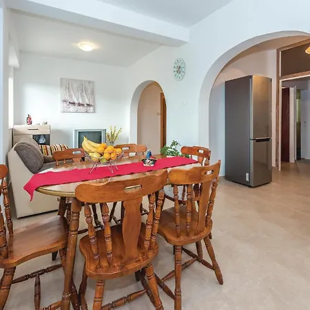 9 Bedroom In Tribunj Holiday home