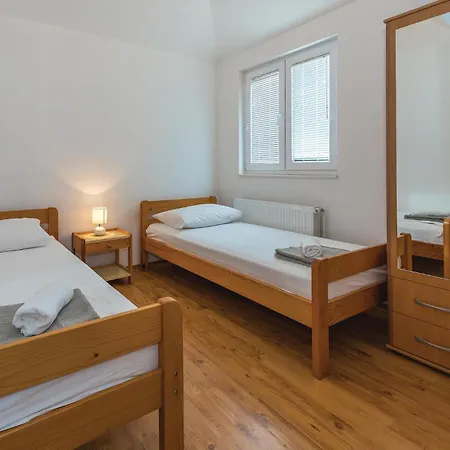 9 Bedroom In Tribunj *