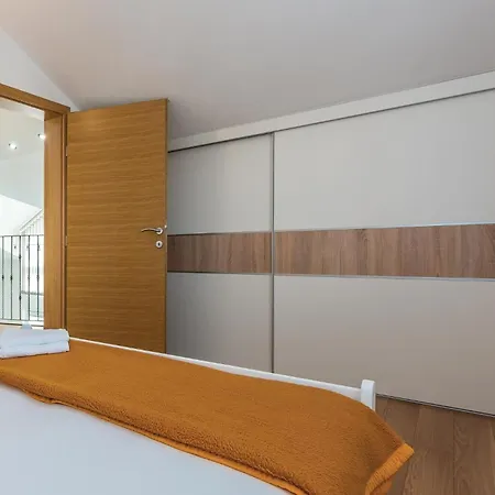 9 Bedroom In Tribunj Tribunj (Sibenik-Knin)