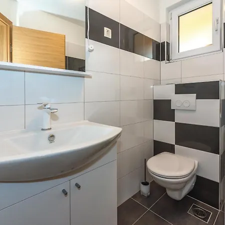 9 Bedroom In Tribunj Holiday home Tribunj (Sibenik-Knin)
