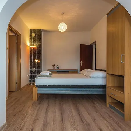 9 Bedroom In Tribunj Tribunj (Sibenik-Knin)