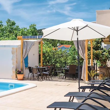 Holiday home 9 Bedroom In Tribunj Tribunj (Sibenik-Knin)