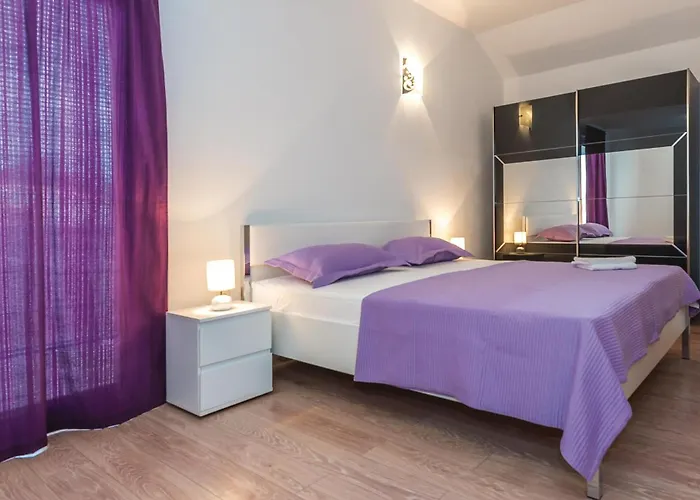 9 Bedroom In Tribunj *