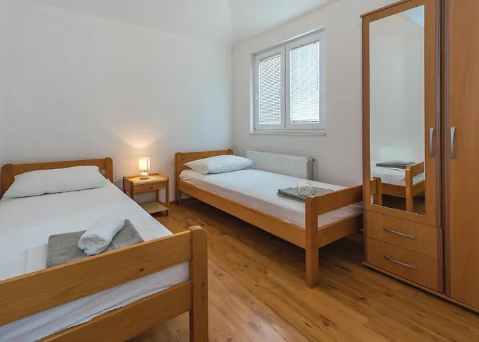 9 Bedroom In Tribunj *