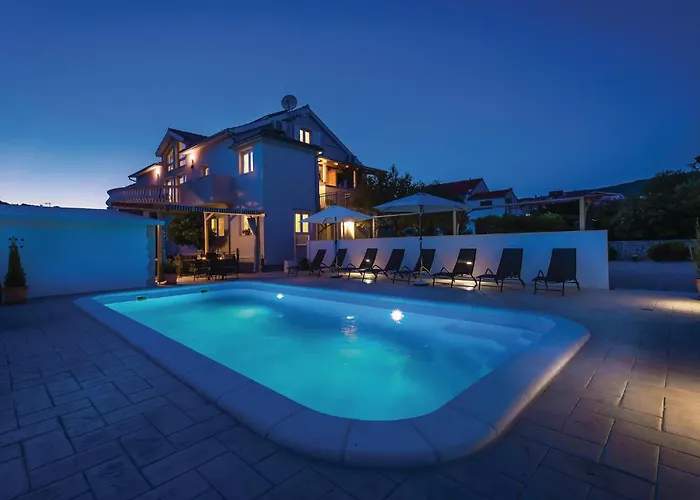 9 Bedroom In Tribunj